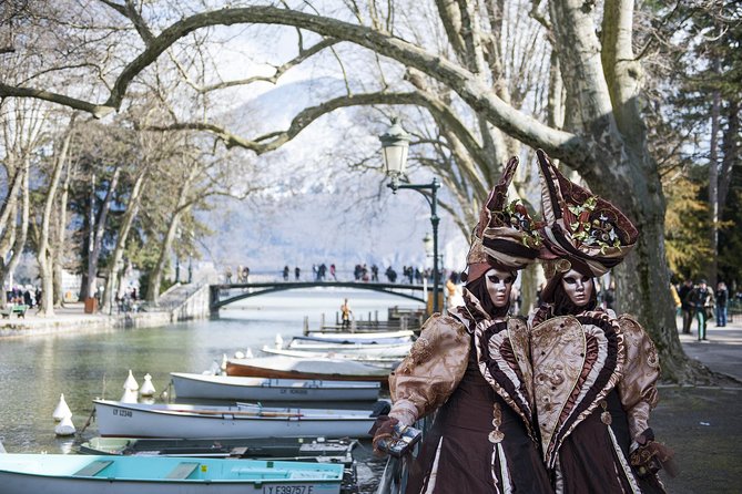 Geneva and Annecy Tour With Optional Lake Geneva Cruise - The 9:00 am start at Place Dorcière, and why the timing matters