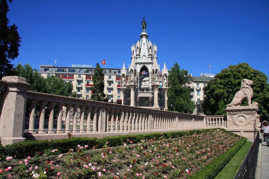 Geneva Discovery Walking Tour - Rue de Rhone Shopping Time Without Losing the Story