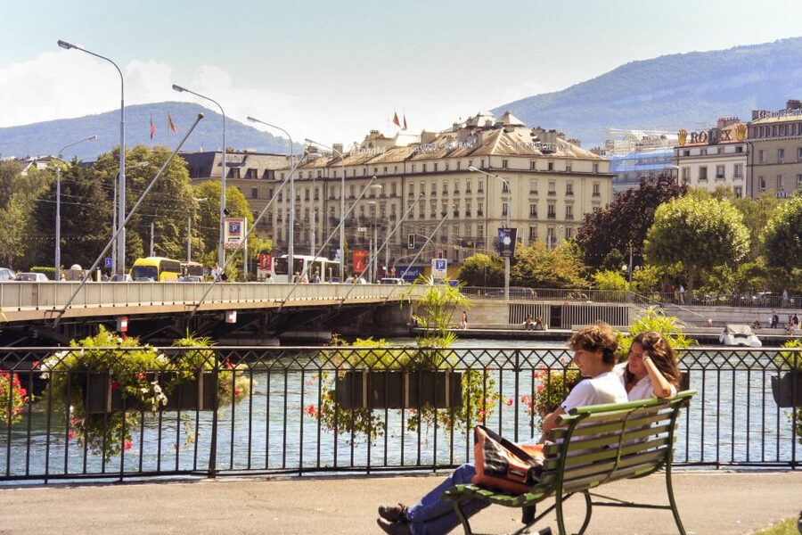 Geneva Discovery Walking Tour - Optional Car Stops: Palace of Nations and Red Cross Museum