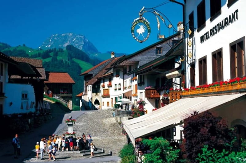 Geneva: Gruyères Tour with Chocolate, Cheese & Golden Train - Montbovon and the GoldenPass Panoramic Ride: Comfort, Views, and Timing