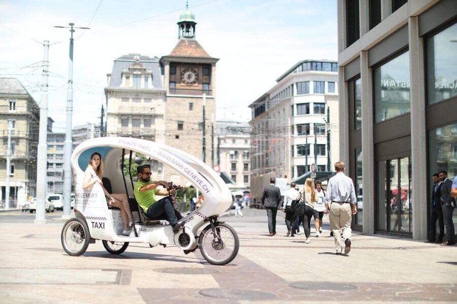 Geneva: Highlight Tour in TukTuk - Getting there: Place de Neuve and the simple logistics you should plan for