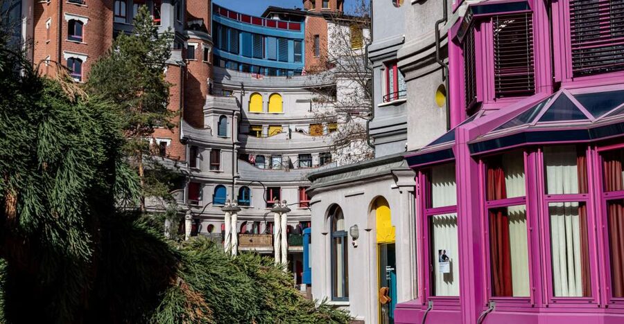 Geneva: Insta-Perfect Walk with a Local - Where you start: Place des Volontaires and a clear game plan