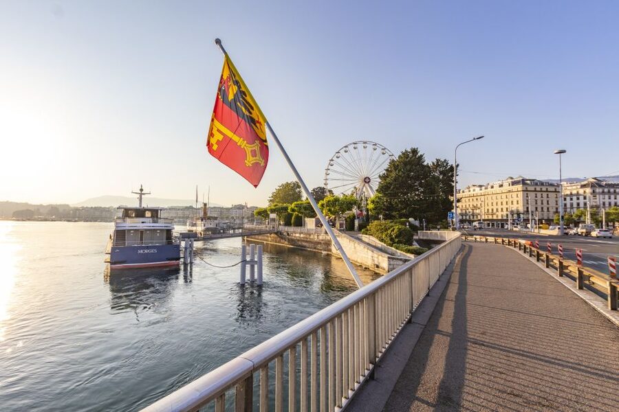 Geneva: Insta-Perfect Walk with a Local - Old-town Geneva moments you can actually use