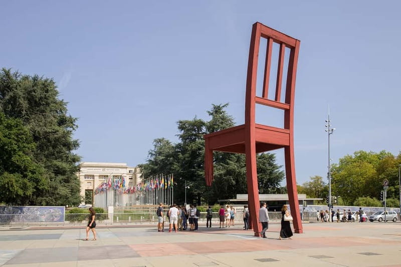 Geneva: Open-Top Sightseeing Bus Tour - The UN Headquarters and Broken Chair Photo Stop: Quick, Iconic, Useful