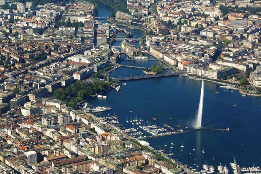 Geneva: Private custom tour with a local guide - Why a private custom walk makes Geneva easier