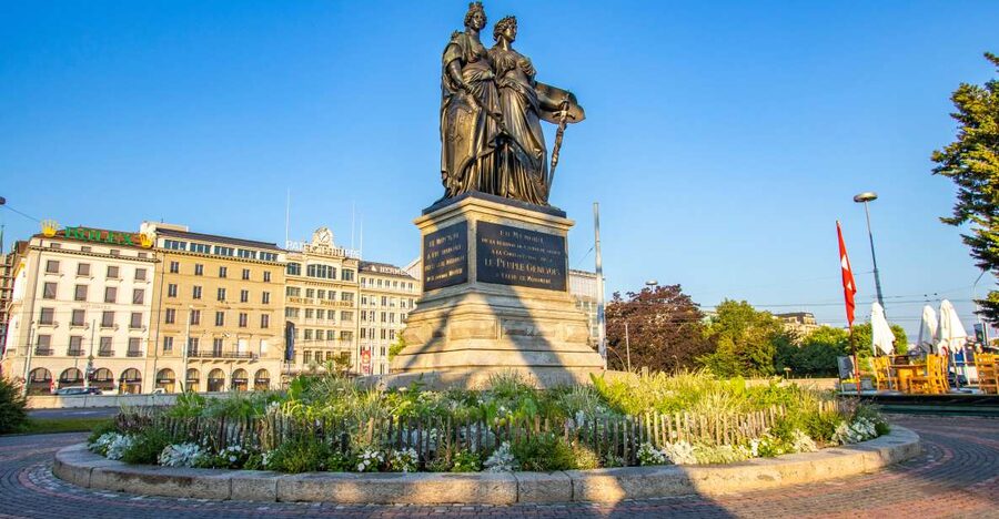 Geneva: Private Express Walk with a Local in 60 minutes - Price, Pacing, and What 102 Dollars Buys You