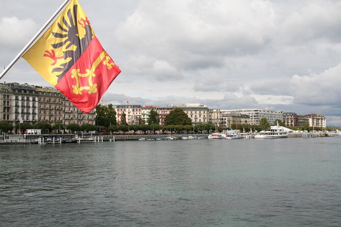 Geneva Private Walking Tour with a Local Guide - Key highlights worth showing up for