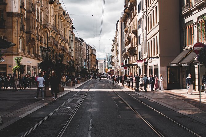 Geneva: Private Walking Tour with a Local - Where you meet in Geneva: Café La Clémence and center-city options