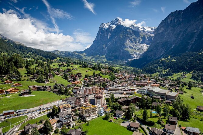 Grindelwald, Interlaken & Lauterbrunnen Day Trip from Zurich - Lauterbrunnen Valley: waterfalls, cliffs, and the Staubbach Falls moment