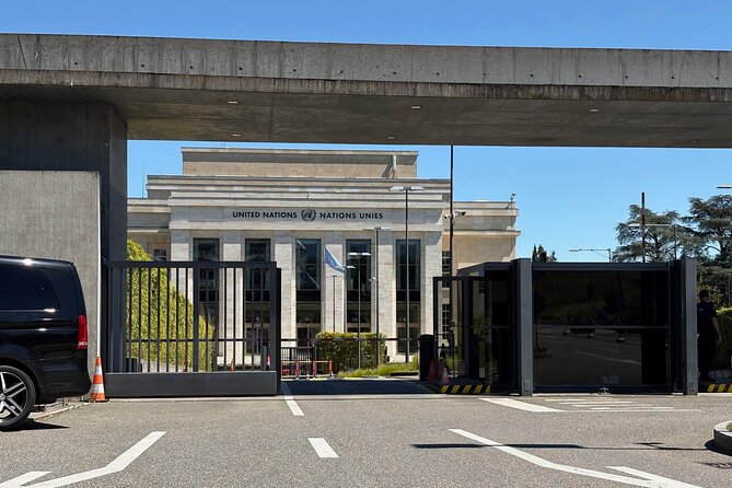 Guided Tour of Geneva: Capital of Peace ( Outside ) - Timing, Weather, and Photo-Friendly Pacing