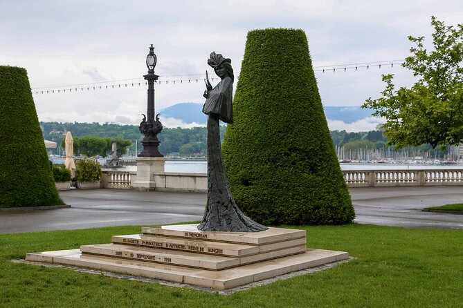 Highlights of Geneva: Dark History Quest Experience - Fontaine de l’Escalade, Place de Neuve, and the Art of Slow City Walking