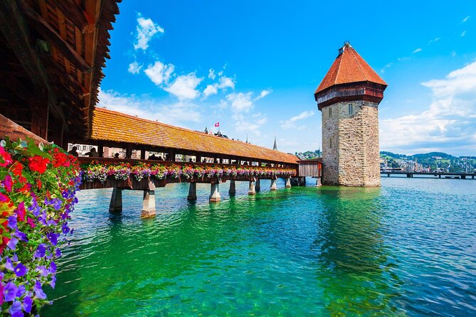Historic Lucerne: Exclusive Private Tour with a Local - Torbogen Luzern at Bahnhofplatz: the city’s hinge between new and old