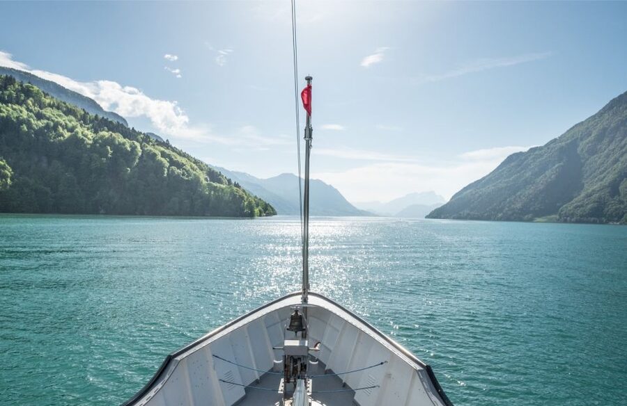 Ingenbohl: Roundtrip Lake Uri Cruise from Brunnen to Flüelen - 1st class upper deck tip: where you’ll want to stand
