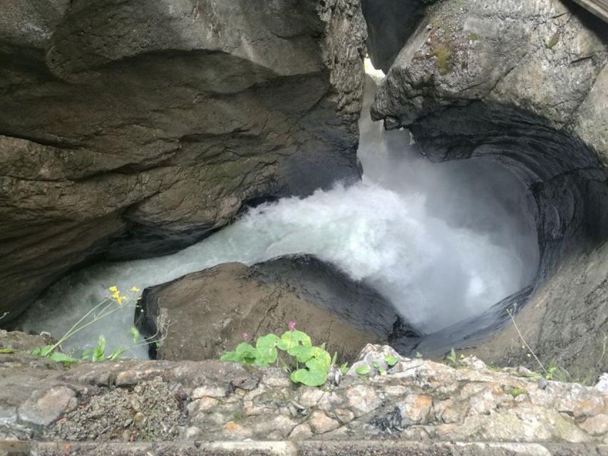 Interlaken: 72 Waterfalls Valley & Lauterbrunnen E-Bike Tour - Key things that make this e-bike day work