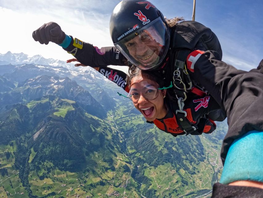 Interlaken: Airplane Skydiving over the Swiss Alps - The jump moment: 45 seconds of freefall from 4,000 meters