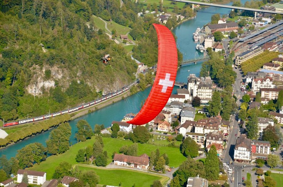 Interlaken: Paragliding Tandem High Flight - What to wear and the weight limit that keeps things safe