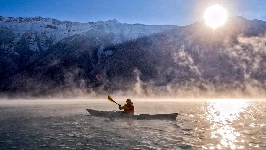 Interlaken: Small-Group Winter Kayak Tour on Lake Brienz - Practical Tips So Your First Paddle Feels Easy