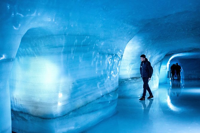 Jungfraujoch Day Trip from Zurich: Swiss Alps & Bernese Oberland - The return via Wengen to Lauterbrunnen: keep your energy for the descent