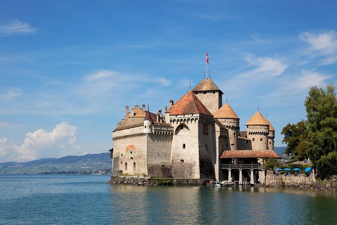 (KTG302) - Day Trip to Montreux & Château de Chillon from Geneva - The Vevey break at Place du Marché: charm with a clock running