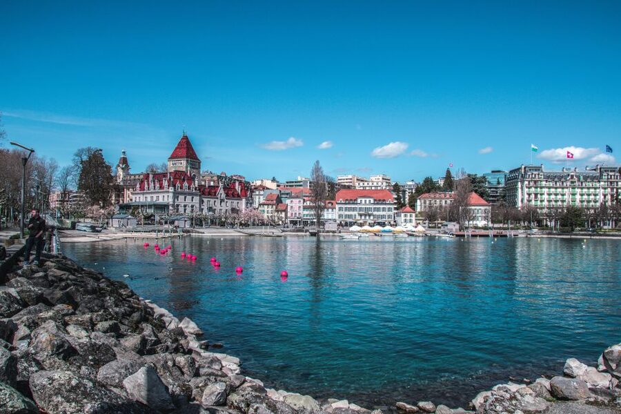 Lausanne: Capture the most Photogenic Spots with a Local - A local photo route you can actually use