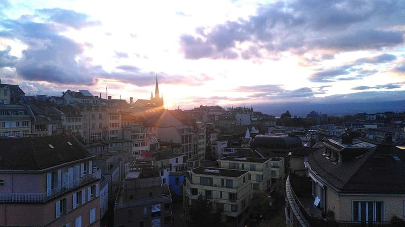 Lausanne: Cultural and Historical Guided Walking Tour - Lausanne Cathedral and La Louve: start with the city’s anchors