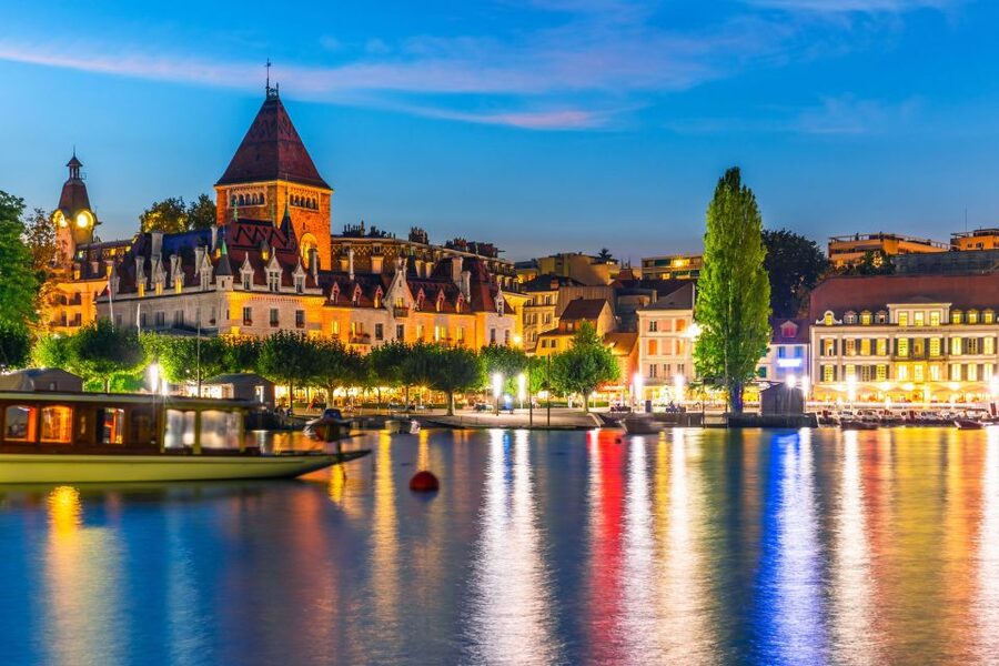 Lausanne: Private custom tour with a local guide - Language choice and what to do if you care deeply about it