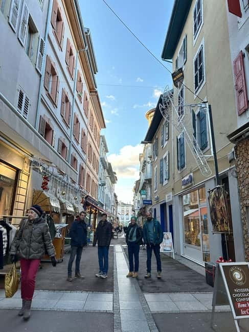 Lausanne: Walking Tour with Chocolate Tastings & Metro - Starting in Riponne at Palais de Rumine