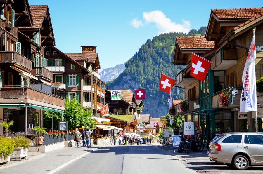Lauterbrunnen and Mürren Small Group Day Trip - Price and value: what $354 buys you in Switzerland