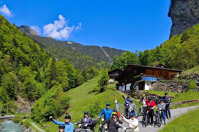 Lauterbrunnen Valley Waterfalls E-bike Tour with Swiss Picnic - Staubbach Waterfall: the landmark stop you will remember