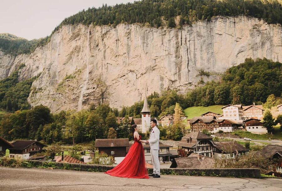 Lauterbrunnen & Wengen: Photoshoot at the best spots. - Photo delivery: how many edits you get and when