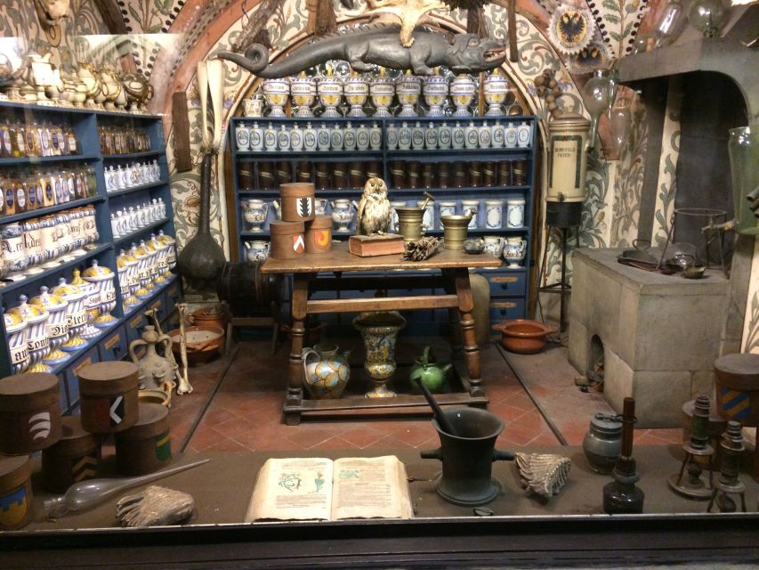 Lucerne: 1-Hour Historical Tour with Night Watchman - Brandgässli, the night of fire in 1833, and the cost of disorder