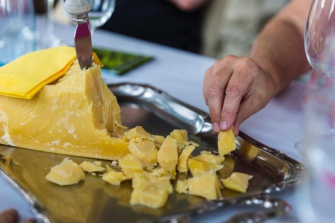 Lucerne CH Experience: Cheese, Chocolate, Chapel Bridge & Château - Lucerne Castle with tickets included and a 3-minute elevator ride
