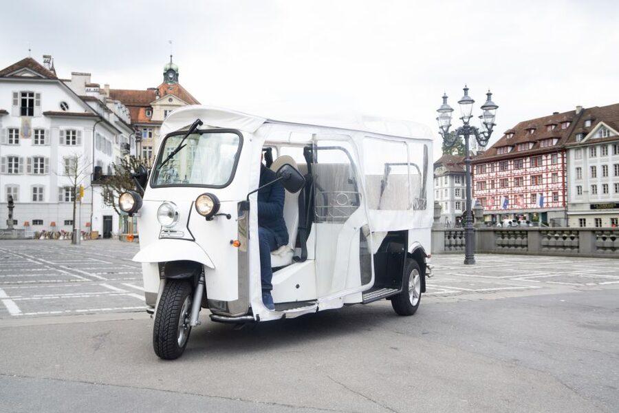 Lucerne: eTukTuk City Tour - What makes the guide stories matter in Lucerne