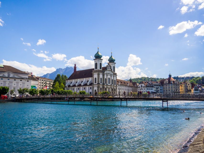 Lucerne: Express Walk with a Local in 60 minutes - The food and drink part is the real value