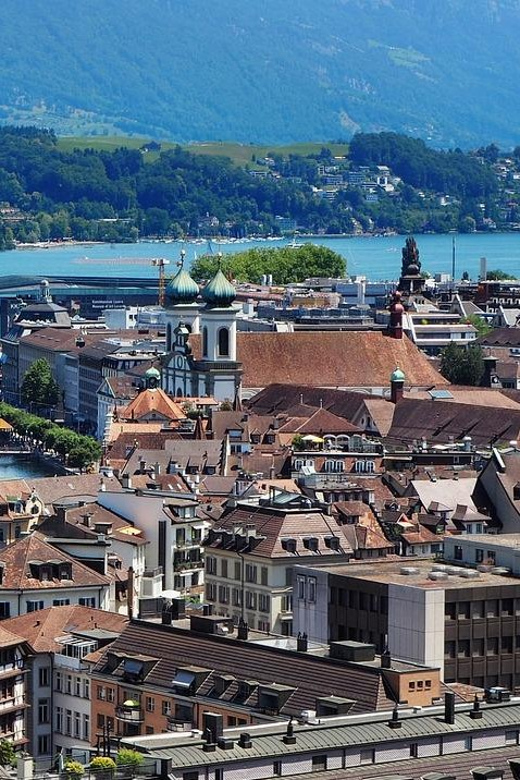 Lucerne: Interlaken & Grindelwald Exclusive Private Day Tour - The drive start: pickup in Lucerne and why the scenic transit matters