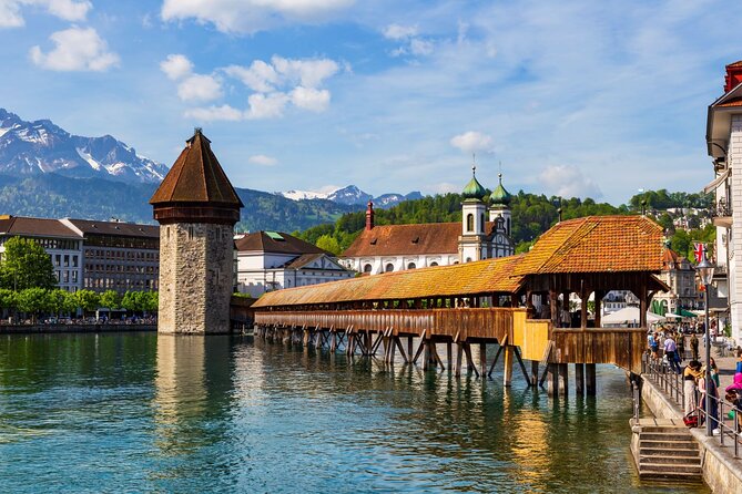 Lucerne Private City Walk and Lake Cruise Day Trip from Basel - The squares and stroll stops: Muhlenplatz, Kornmarkt, and Schwanenplatz
