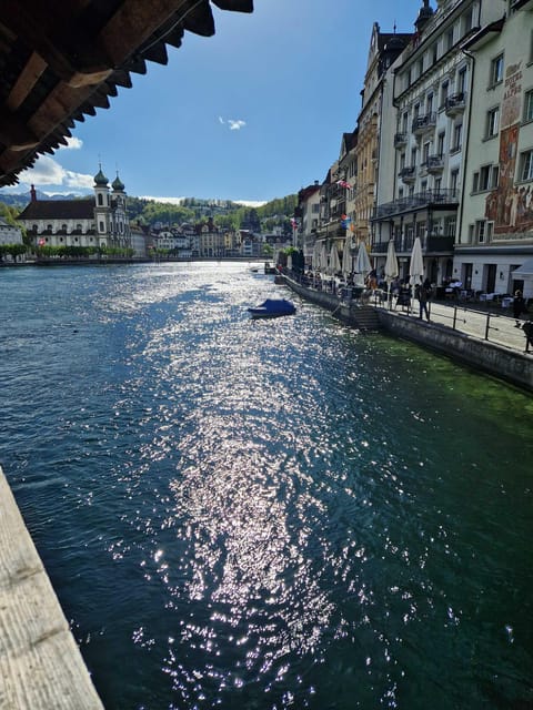 Lucerne: Private Walking Tour and Chocolate Tasting - Meeting at Torbogen Luzern: Getting Oriented Fast