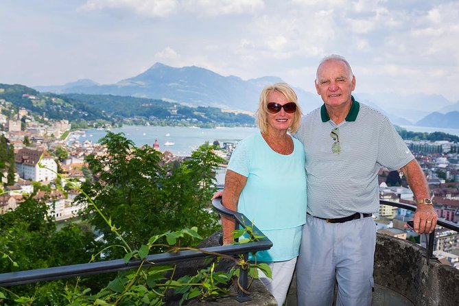 Lucerne Private Walking Tour with a castle visit! - Stop 5: Lake Lucerne, breathing room with real context