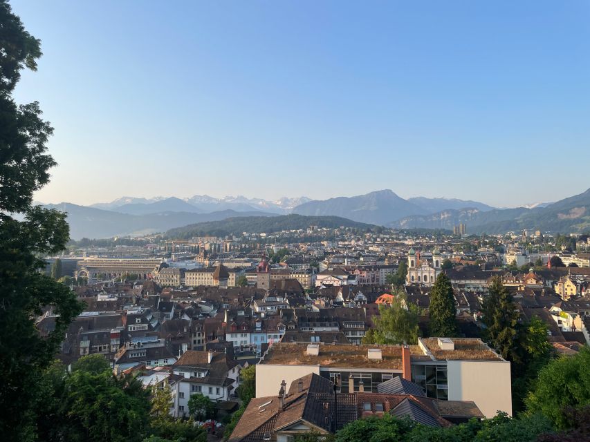 Lucerne: Smartphone walking tour - cool Lucerne old town - Finding the route: Chapel Bridge and the Reuss River start