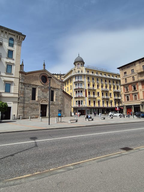 Lugano: 2h Private walking tour "Splendid Lugano Tour" - Piazza della Riforma, where the city shows its civic face