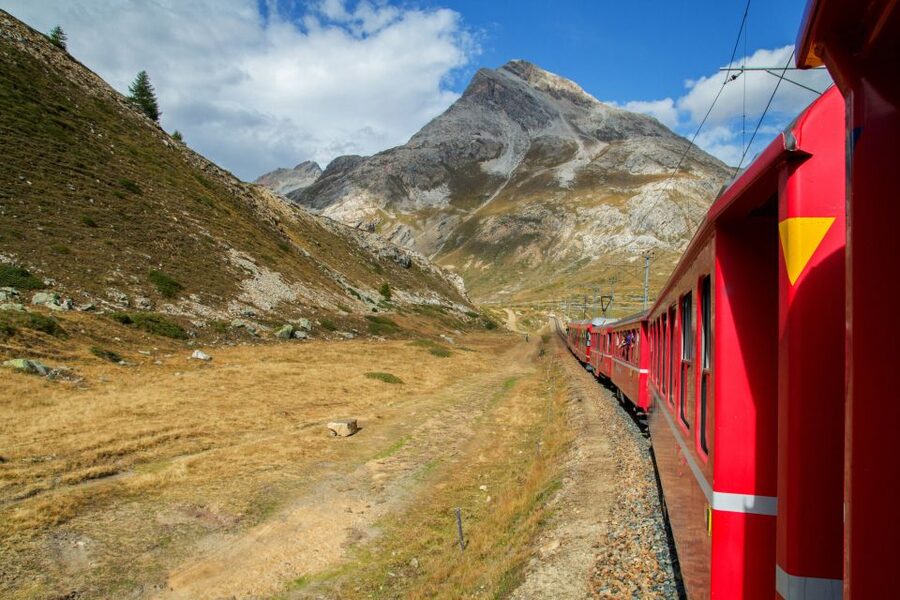 Milan to St. Moritz: Scenic Bernina Train Tour with Guide - Bernina Pass and Tirano: the descent, the break, and the food question