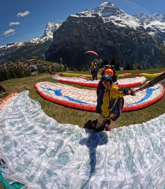 Mürren: Paragliding over Lauterbrunnen Cliffs and Waterfalls - The flight over Lauterbrunnen: cliffs, waterfalls, and big Swiss drama