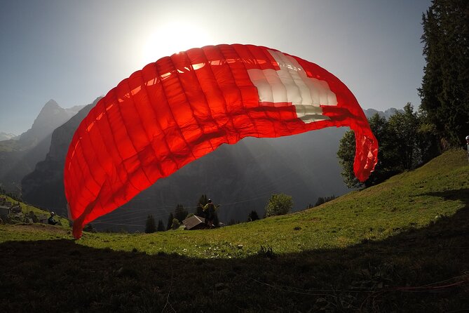 Mürren: Paragliding over the Lauterbrunnen Valley - The Real Payoff: Gliding Over the Lauterbrunnen U-Valley, Eiger, and Waterfalls