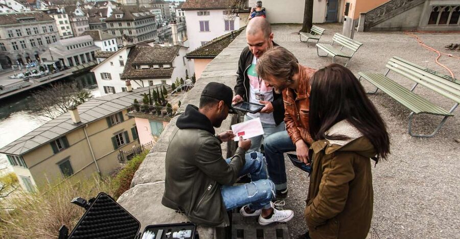 Outdoor Escape Game with Augmented Reality trough Zurich - Getting started at Predigerplatz: how the first minutes set the tone