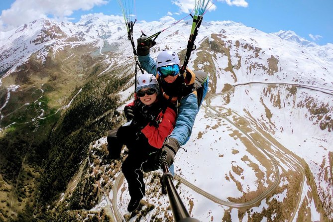 Paragliding mountain flight - Where you meet in Zermatt, and how the day actually unfolds