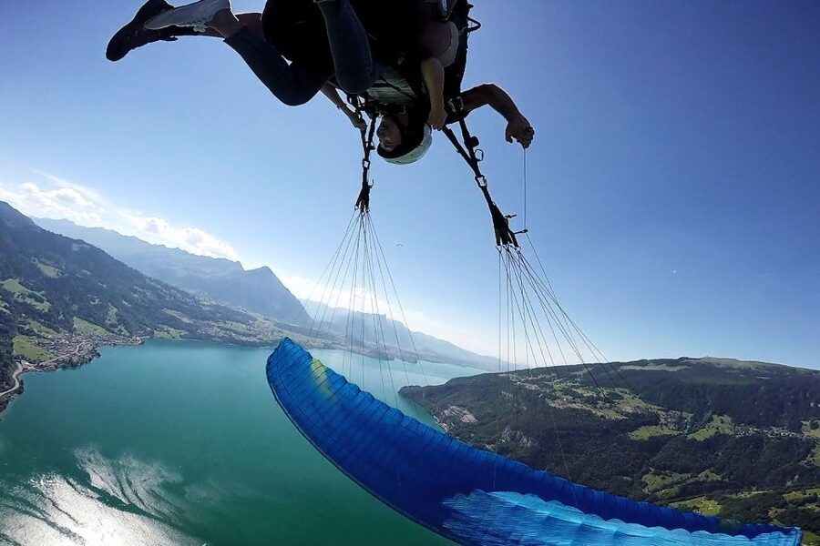 Paragliding Tandem Flight in Interlaken - Winter flight vs summer flight, what changes for you