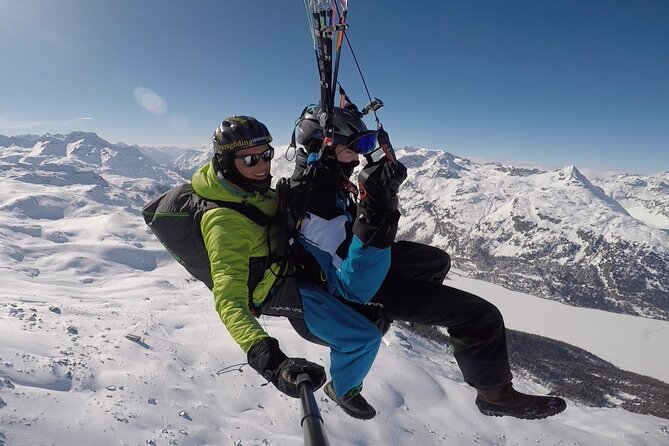 Paragliding Tandem Flights in Engadin - What the flight feels like over Engadin Valley