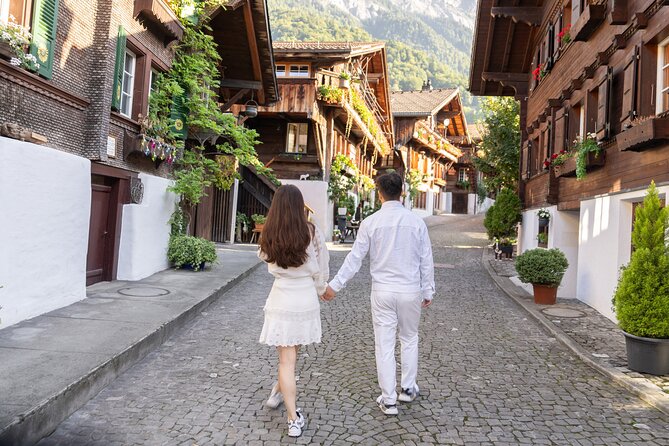 Phototour Photoshoot at the Lake Brienz, Iseltwald, Interlaken - Hohematte Park: The Best Place to Work With Natural Light