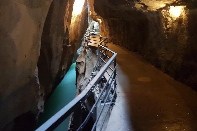 Private Day tour from Interlaken: Lake, Gorge & Waterfall - How private guiding changes the Jungfrau day