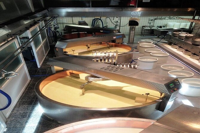 Private Gruyères Tour Including Cheese and Chocolate Factory Visit from Montreux - One hour of independent time: how to use it well